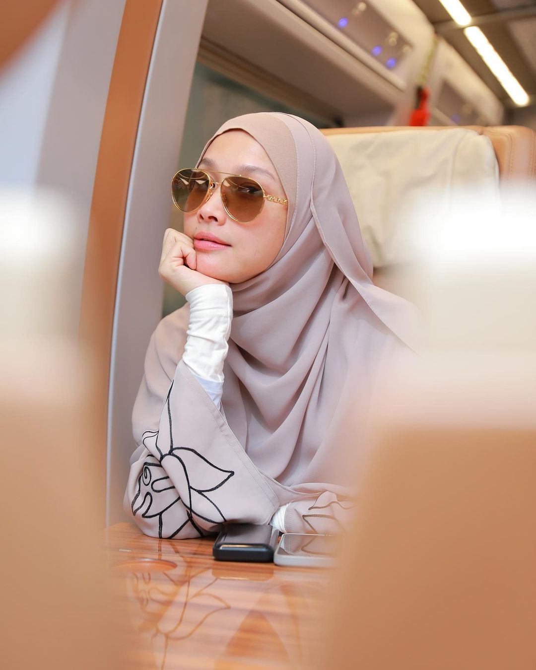 awal ashaari tak mahu paksa isteri berhijab, yakin ‘proses’ itu datang sendirinya