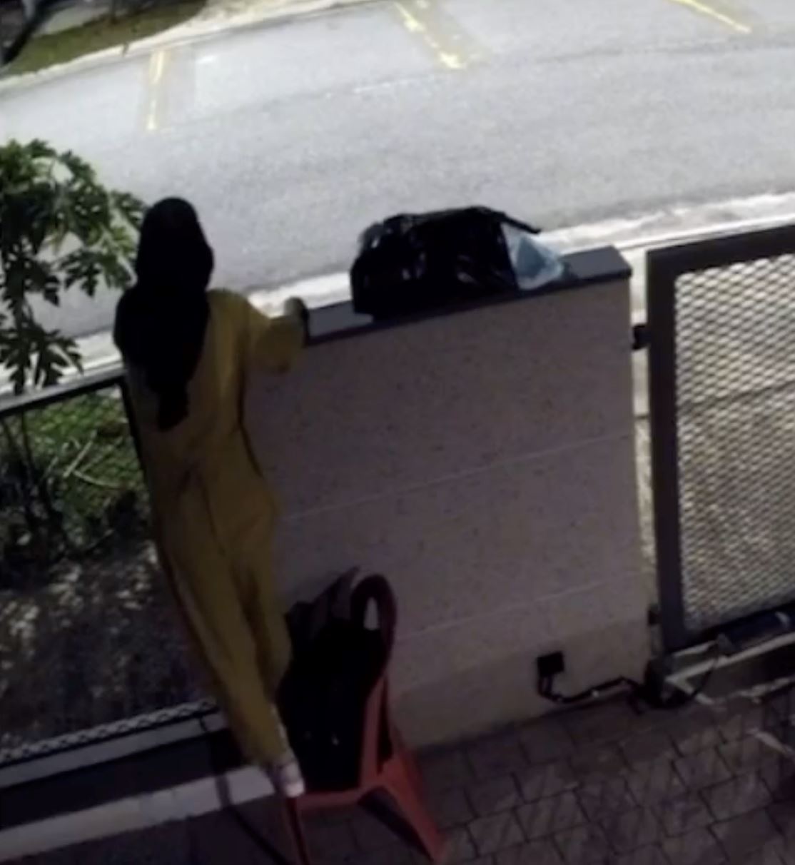 baru je ambil kerja, pembantu rumah sharifah zarina dah lari, kebas tuala