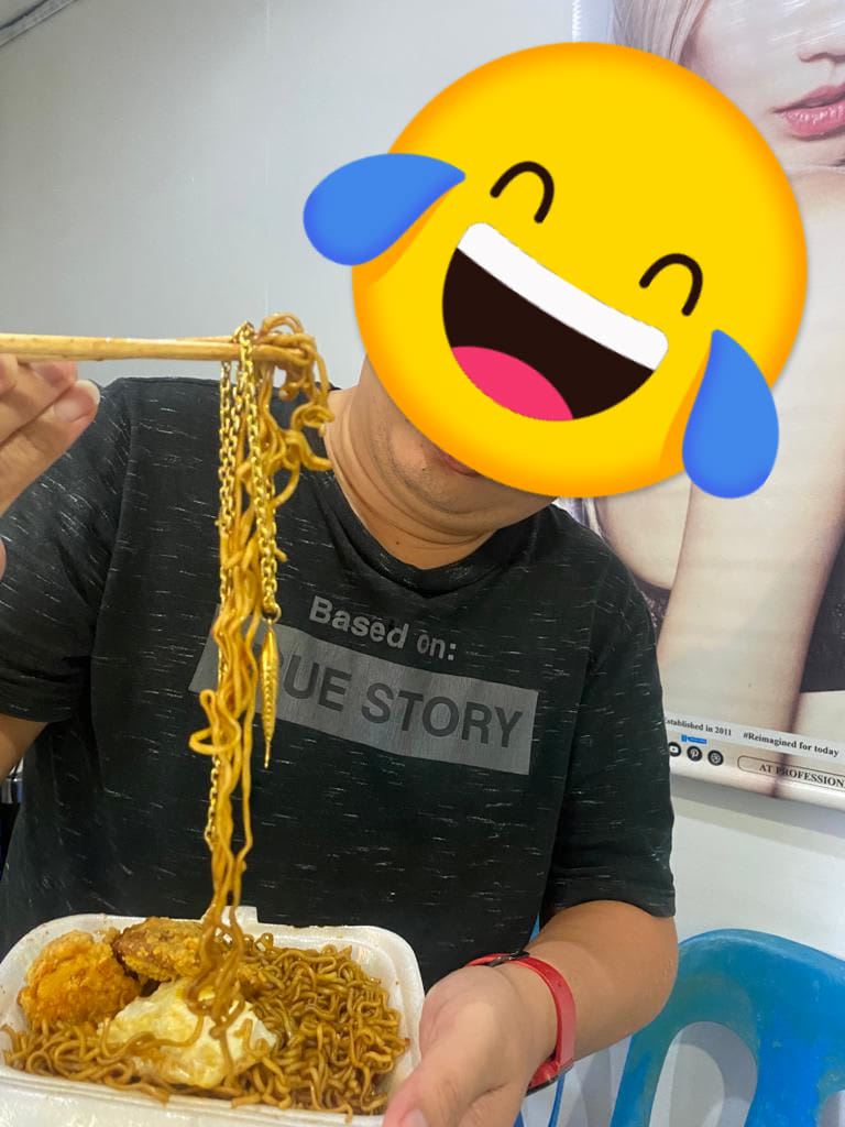 m’sian man finds gold necklace in his mee goreng that he bought at ramadan bazaar