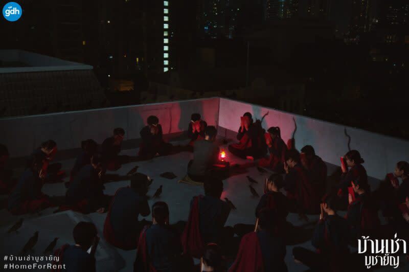 泰国最新凶宅惊悚片！租客半夜祭祀诵经！