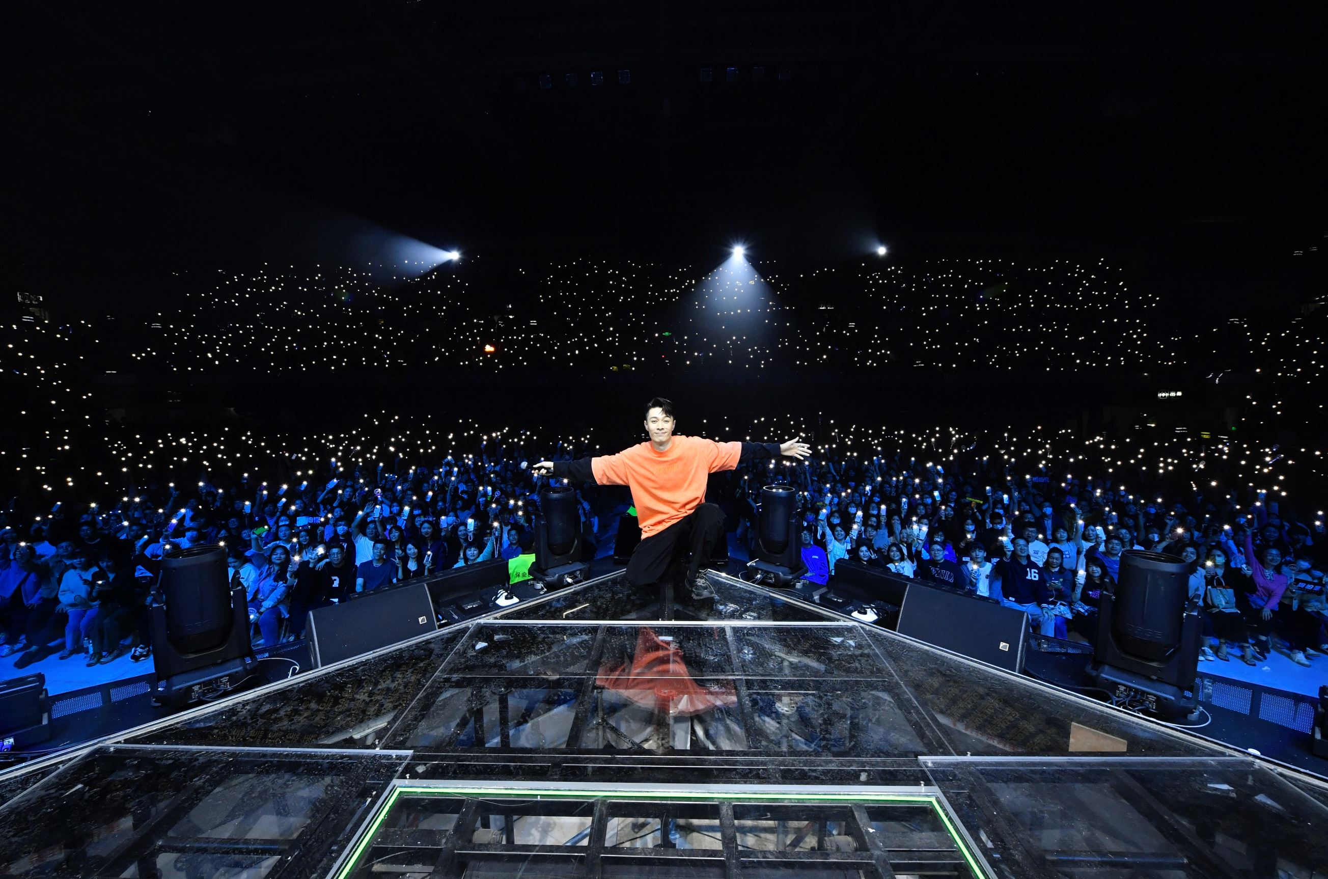 🌟周柏豪完成中国两场大型粉丝见面会❗️献上10多首曲目诚意十足🔥