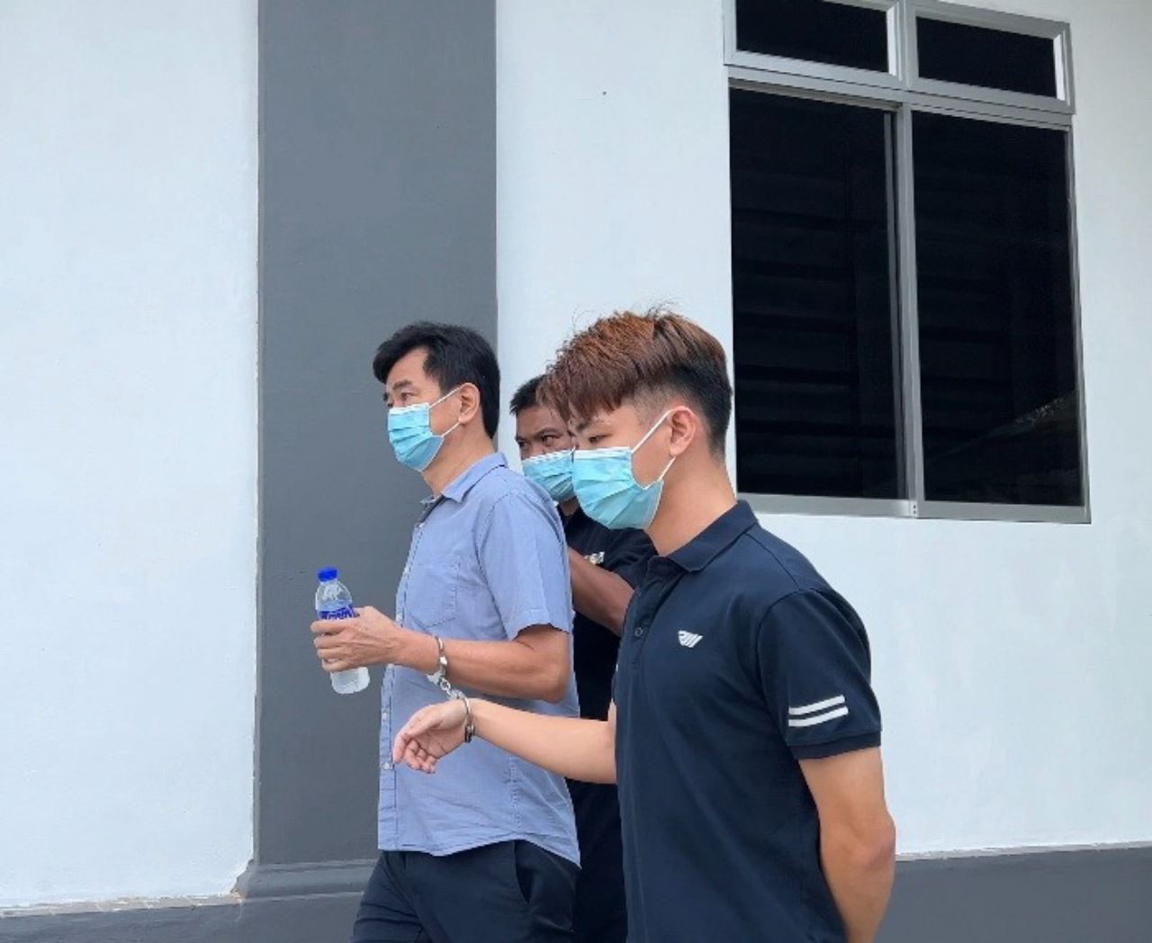 dua beranak di johor didenda rm14,000 sebab jual android box haram!