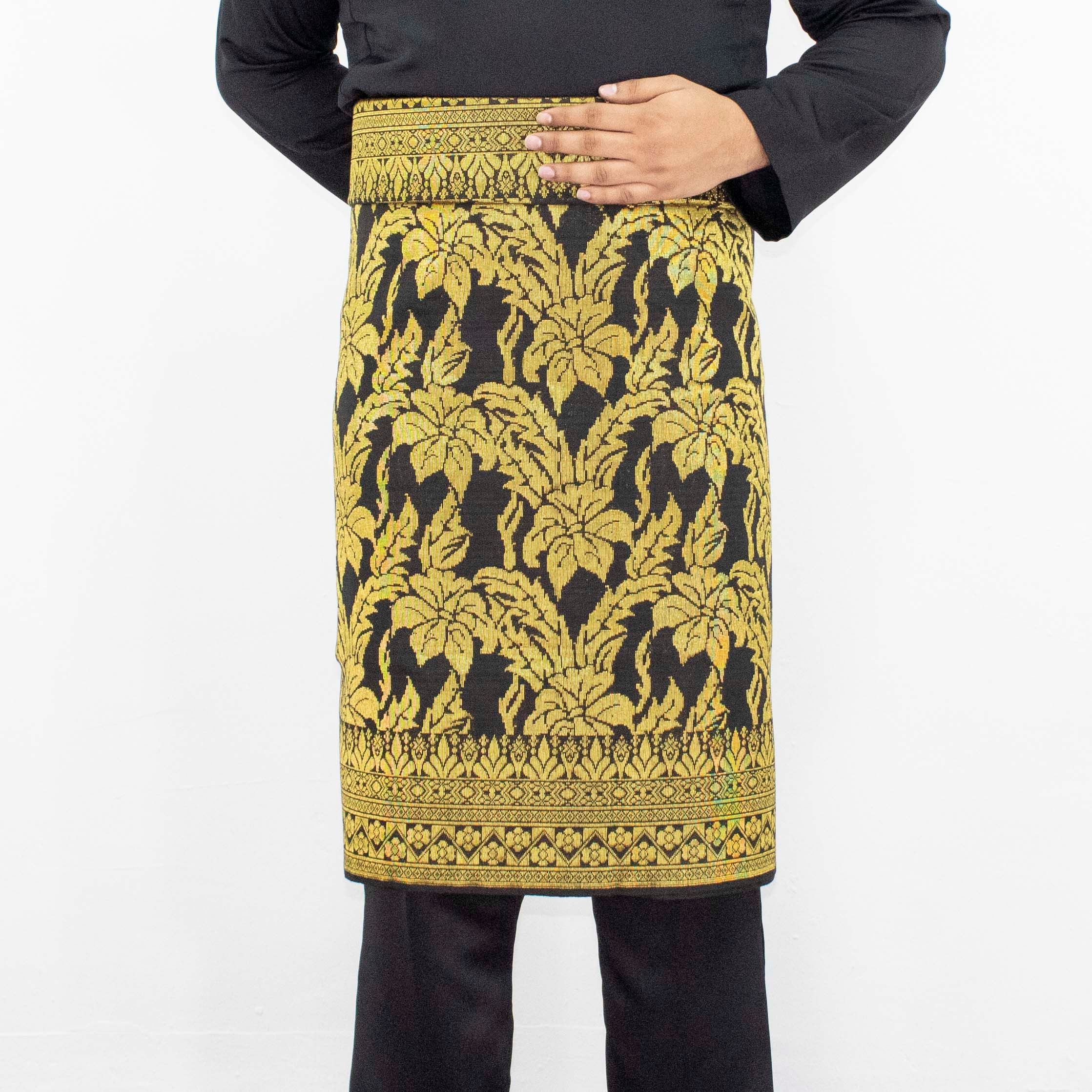 dari cara pakai sampin, boleh tahu orang itu bujang atau dah kahwin