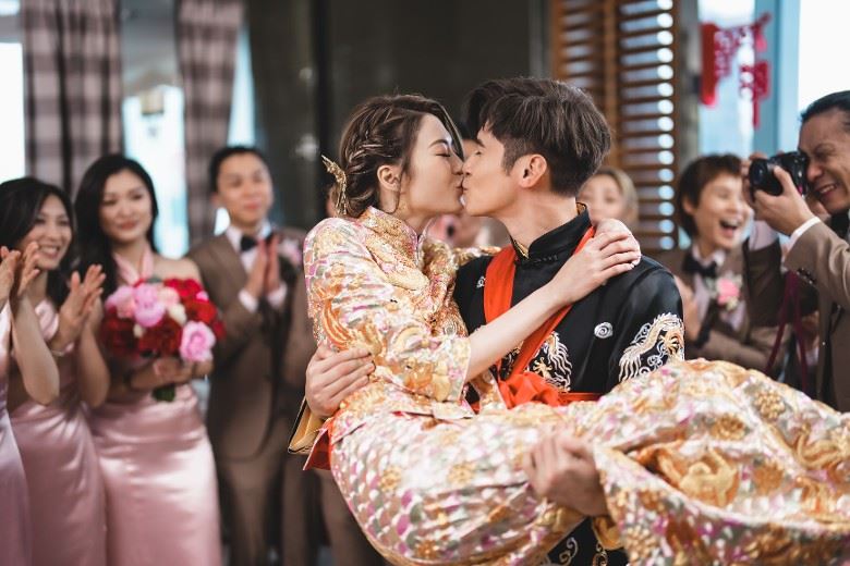 💍抢新娘照曝光❗️陈家乐公主抱连诗雅💗亲亲好甜蜜