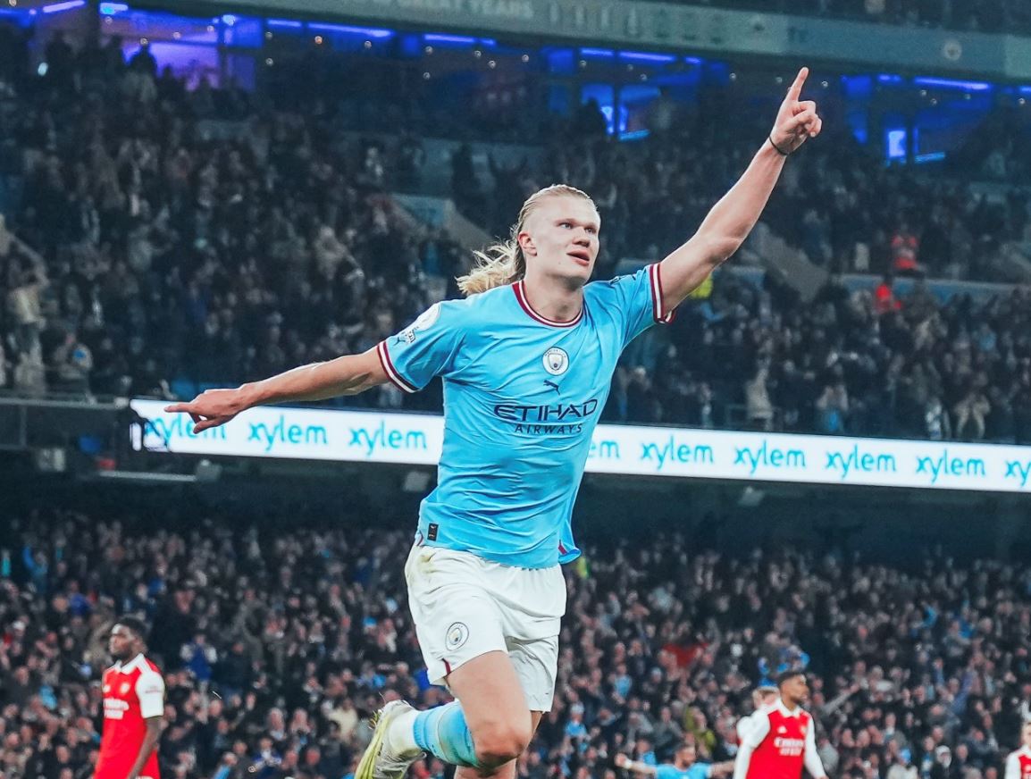 man city gets the upper hand over arsenal in the epl title race