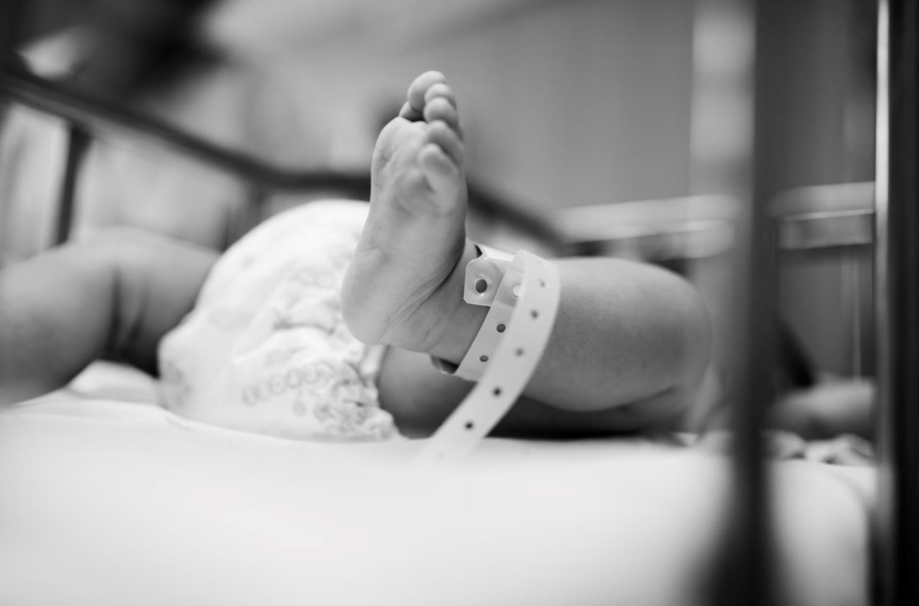 bayi usia lapan bulan maut lepas kunyah wayar pengecas telefon