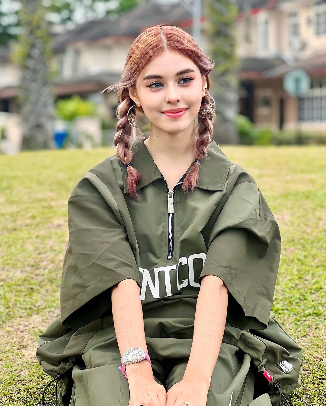 disangka kekasih, foto masya masyitah dipeluk lelaki curi perhatian