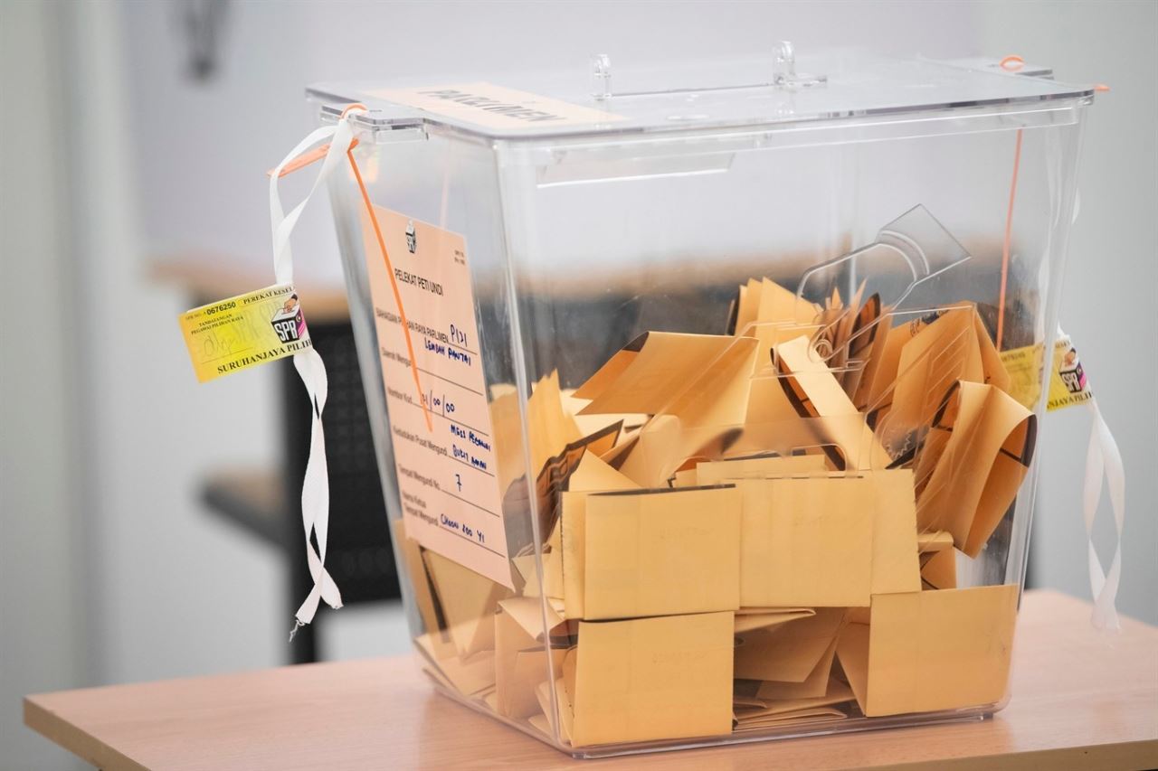 confirm sesak, 1.9 juta kenderaan sehari dijangka guna lebuhraya sempena prn sabtu ini