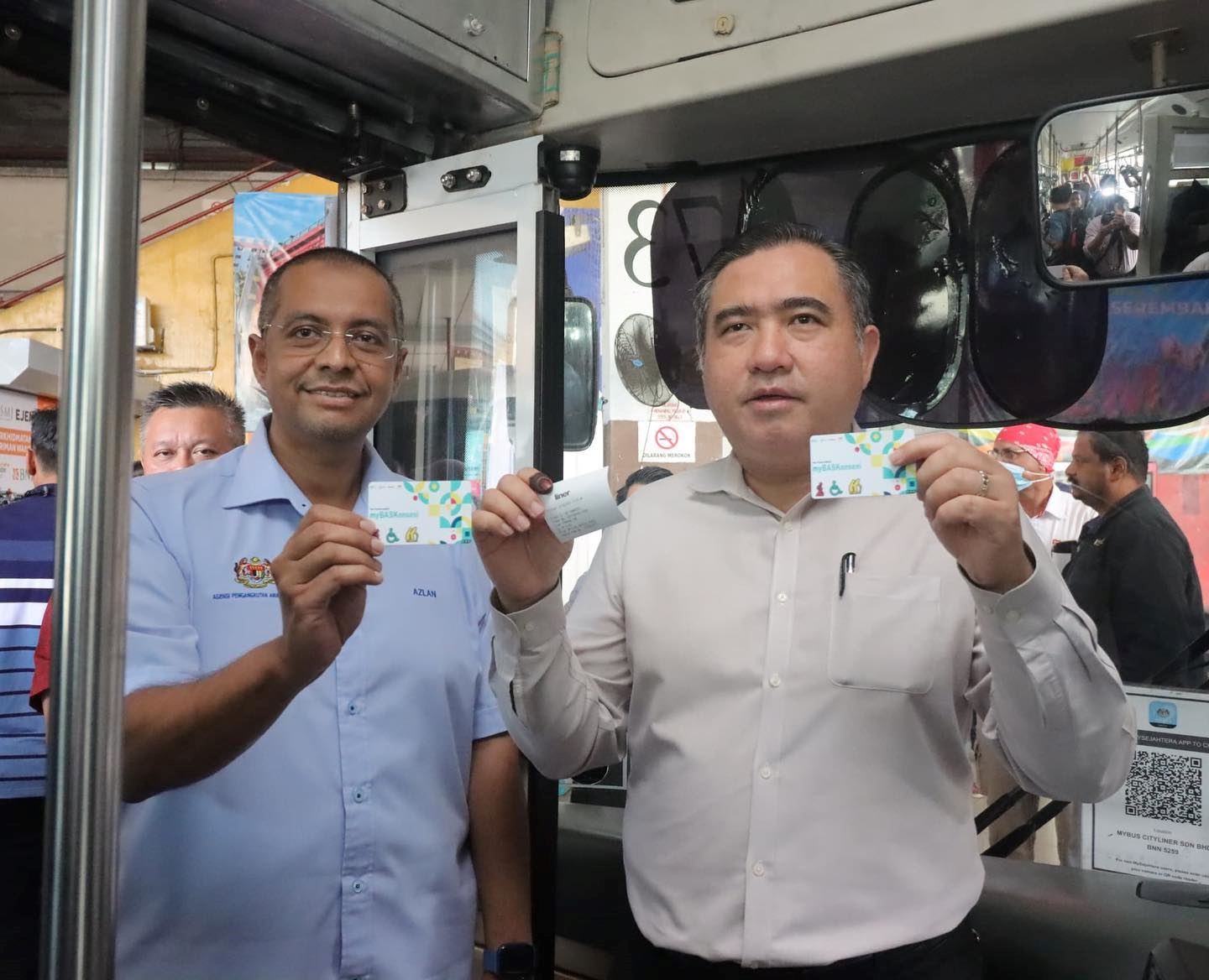 transport minister announces free shuttle bus fare for the disabled, senior citizens, and school students