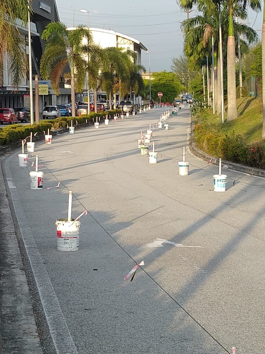 subang jaya adun says poles at subang jaya lrt will prevent cars parking and bus disruptions