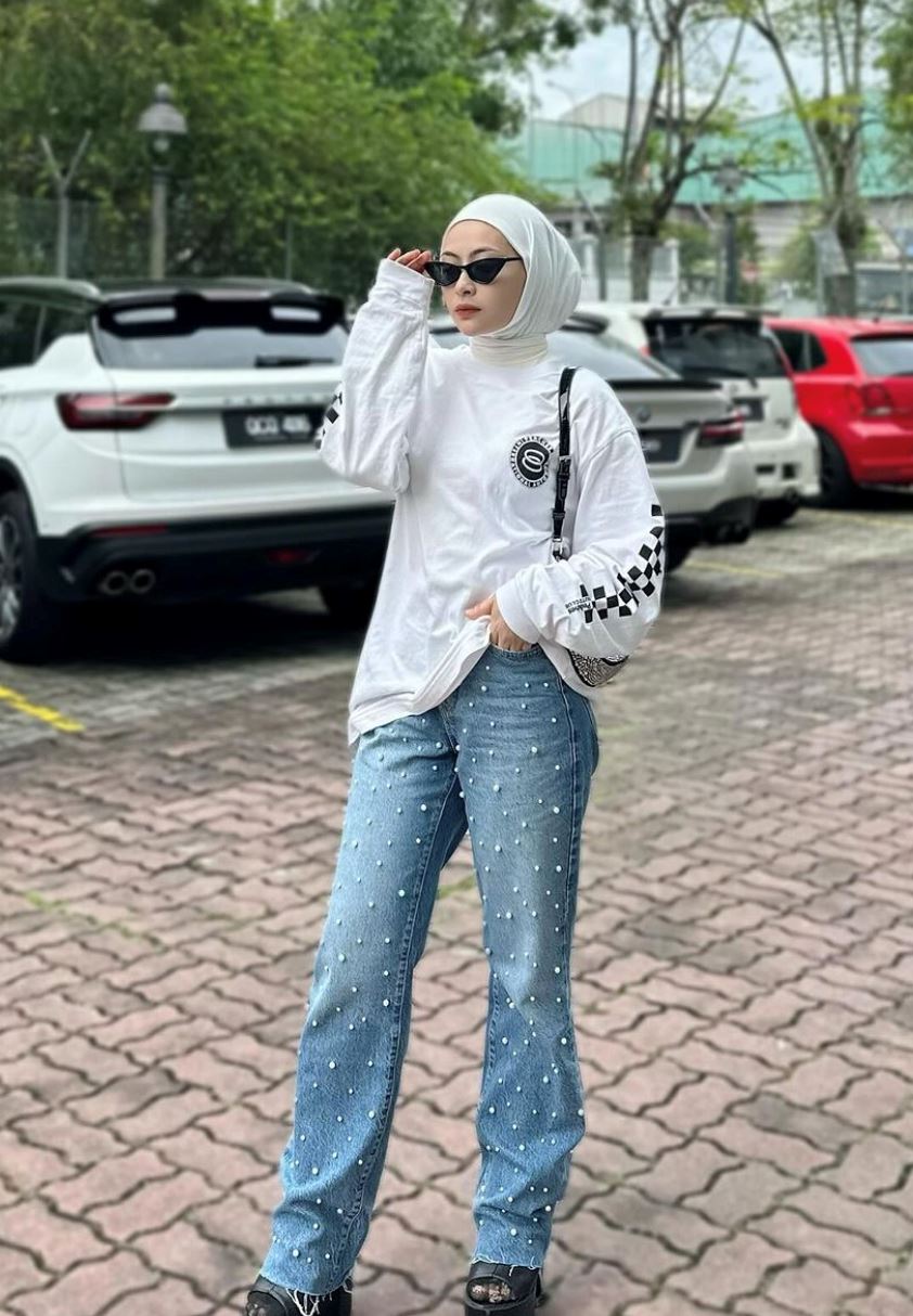 adira suhaimi mohon diberi ruang untuk jelaskan isu penceraian bersama suami