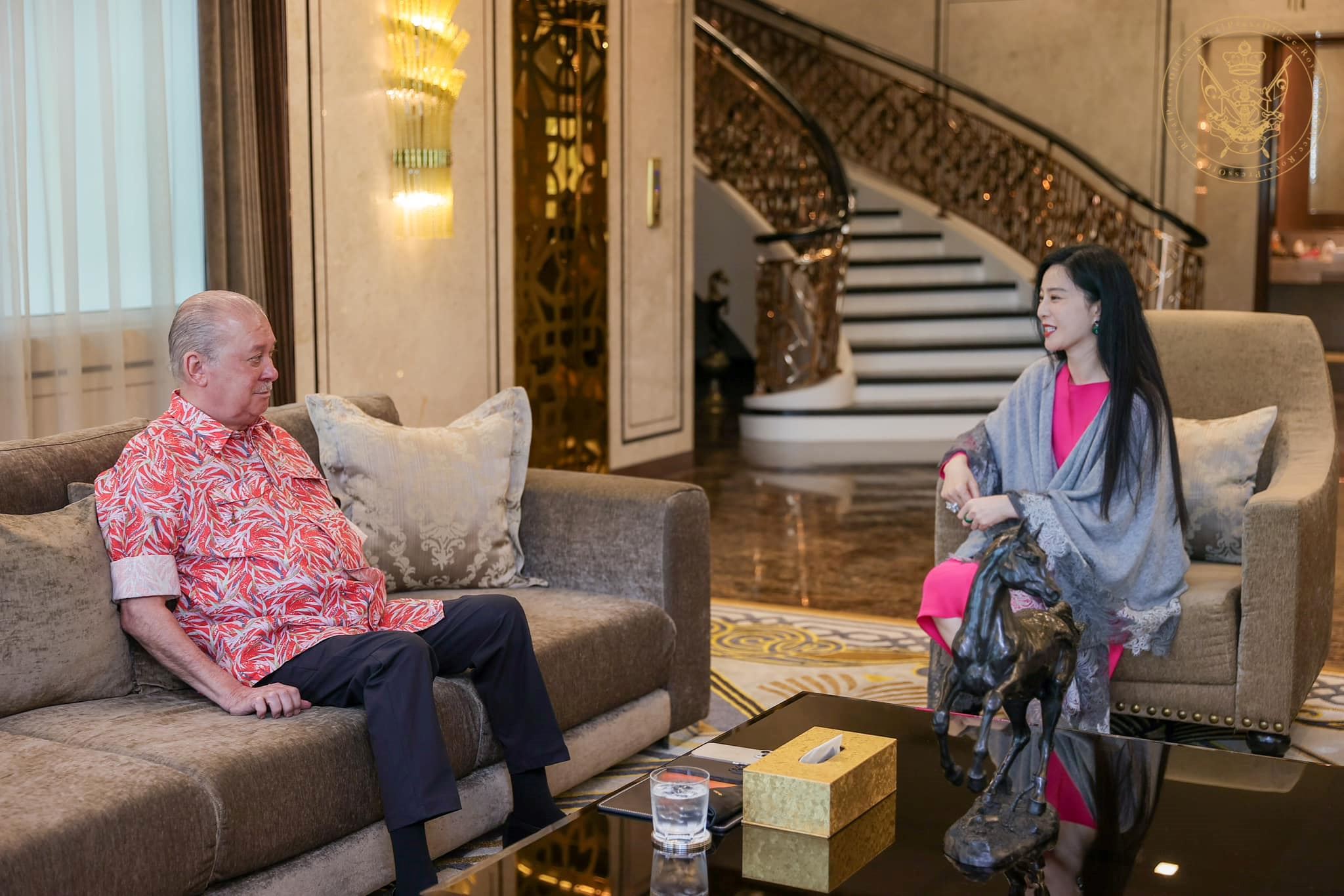 柔佛苏丹依布拉欣陛下接见范冰冰❗经纪人特别安排到访🔥