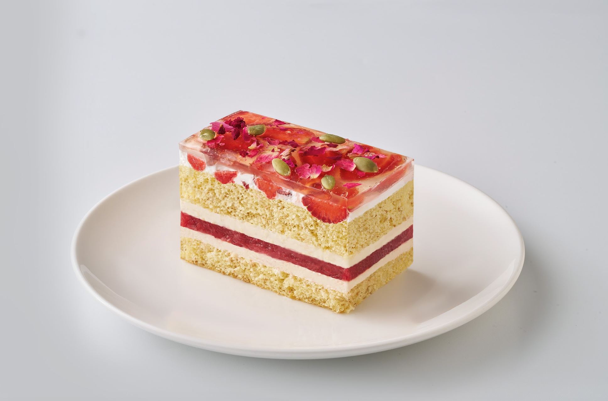 secret recipe perkenal kek strawberry rose, harga serendah rm 11 sepotong