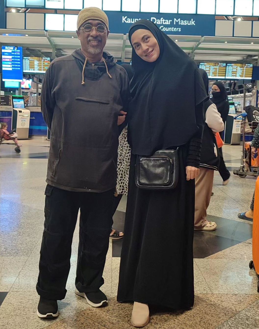 “sini 24 jam penuh tapi suasana sangat bersih,” angeline tan pertama kali jejak kaki di madinah