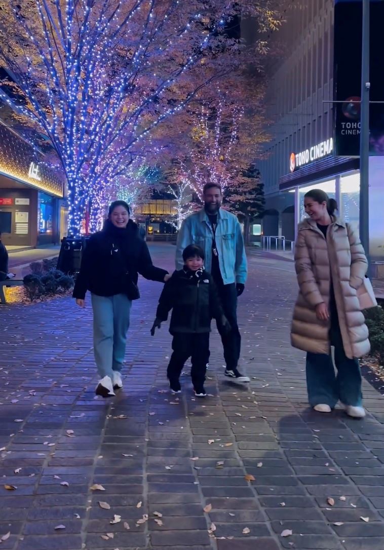 cuti bersama di jepun, sharnaaz dipuji berjaya ‘satukan’ kekasih dan bekas isteri 