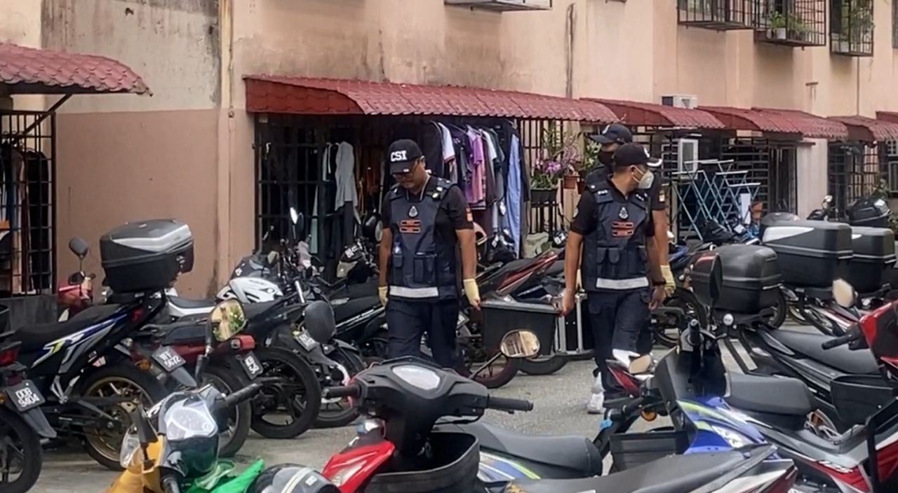 anggota giat jalan siasatan, kediaman kosong diperiksa kesan pembunuh zayn rayyan