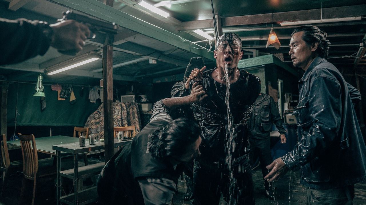 🎬《潜行》朱鉴然被林家栋逼供毒打❗塑料袋套头浸水险窒息🔥