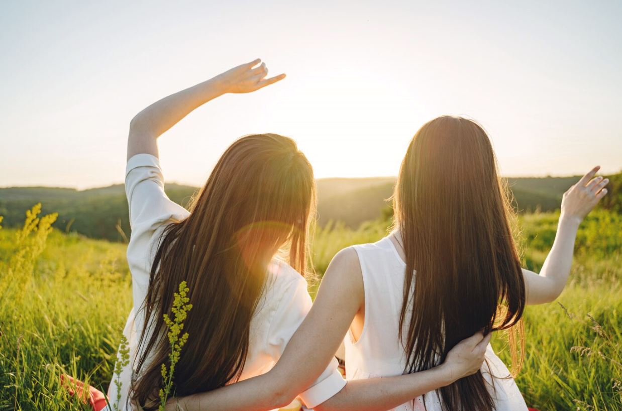 mahu hidup bersama, wanita jadikan kawan baik sebagai anak angkat