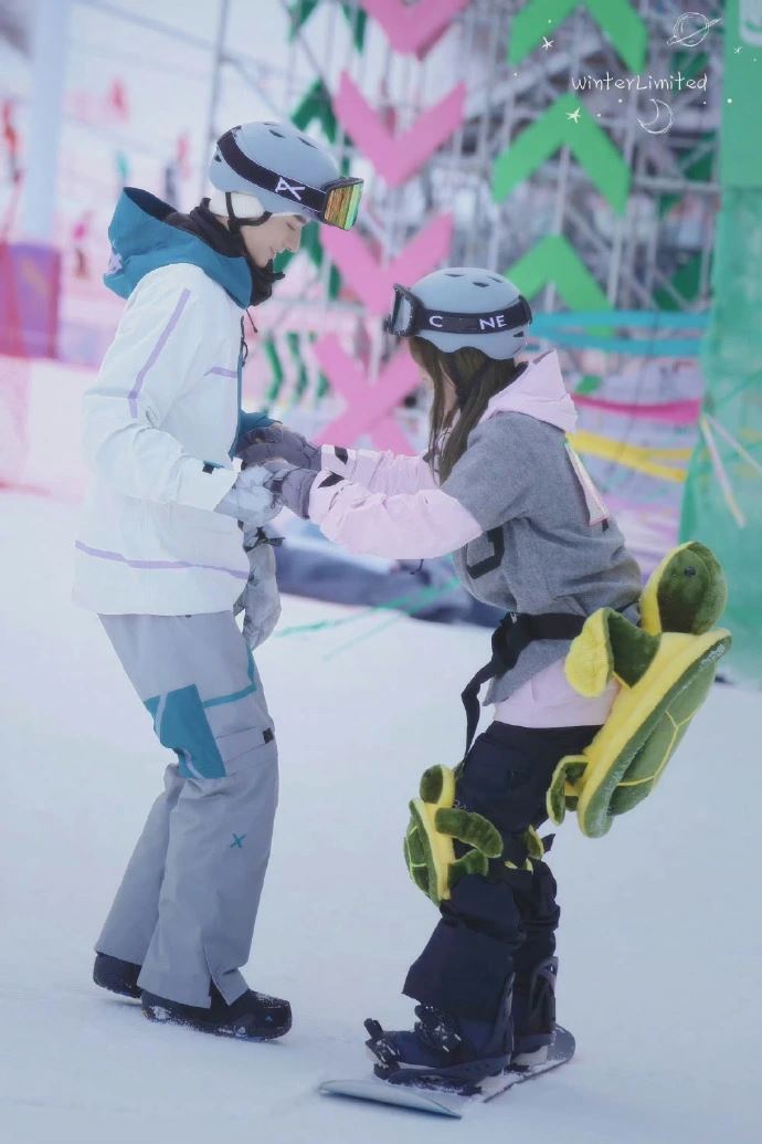 📺现代都市言情剧《嘘国王在冬眠》官宣阵容❗由虞书欣和林一主演🔥