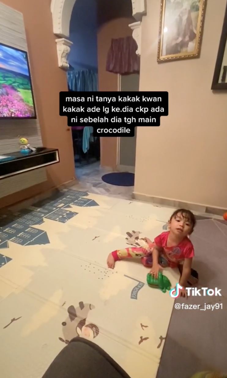bapa kongsi video anak bermain dengan makhluk halus, “betul hijab kakak terbuka..”