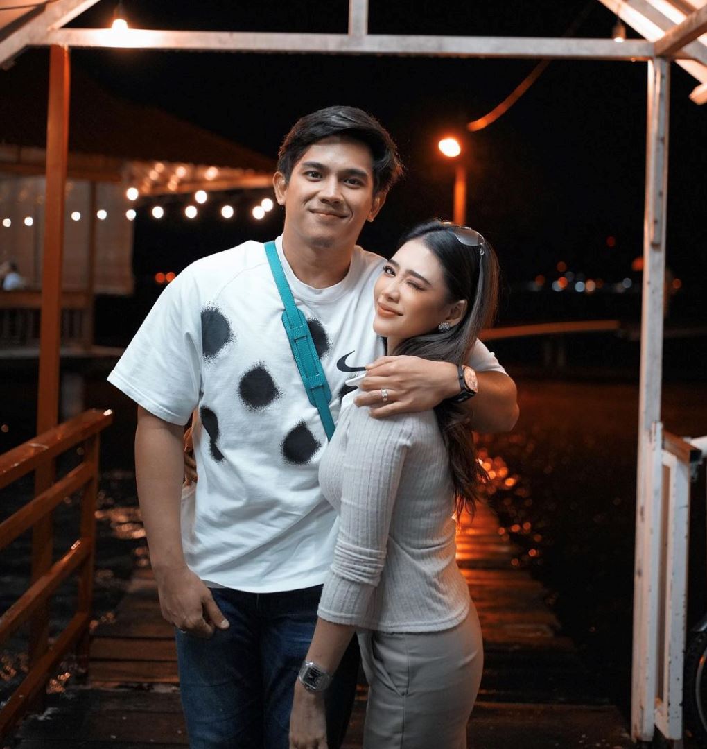 suami fatin afeefa tak hargai dapat hadiah murah masa tiktok live