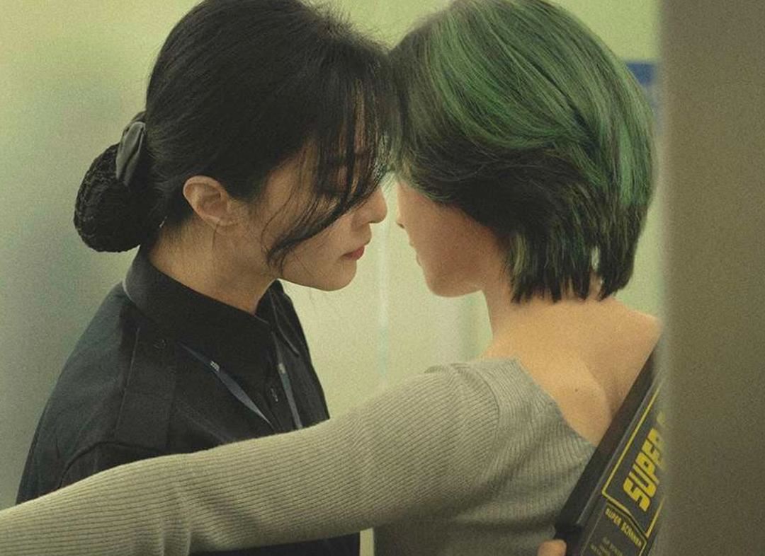 范冰冰回归影坛上演女女恋！极限出演火辣画面！