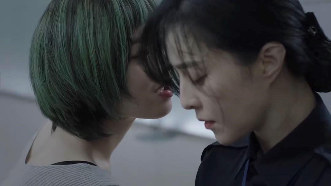 范冰冰回归影坛上演女女恋！极限出演火辣画面！