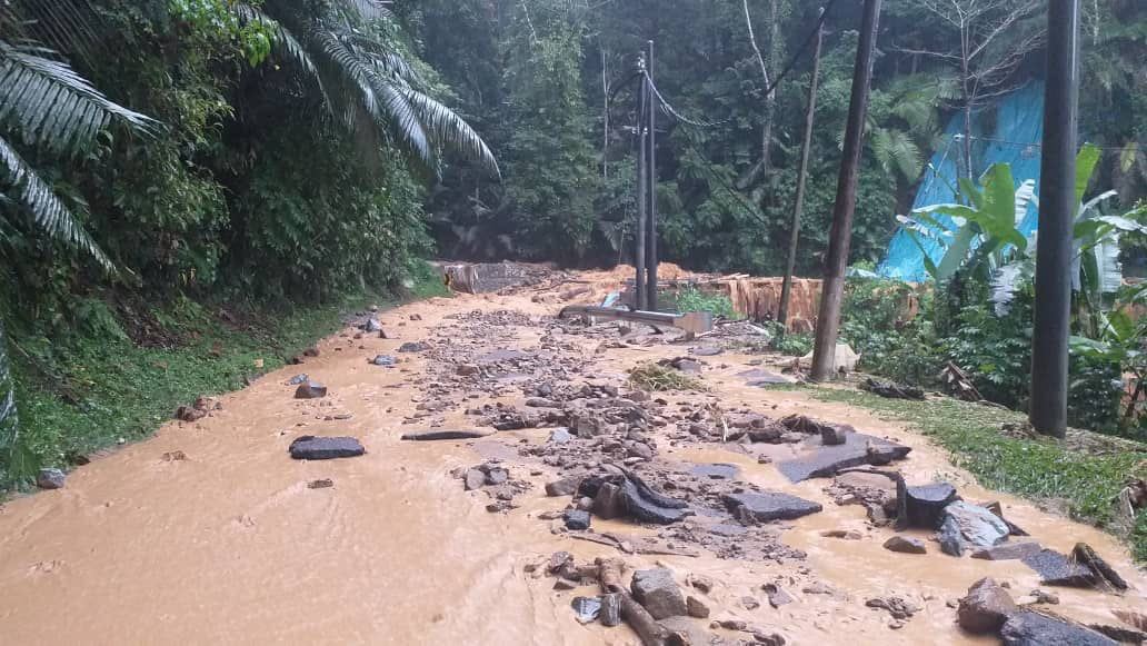 bukit tinggi, janda baik dilanda banjir, laluan terjejas teruk