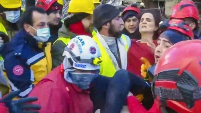 individu terperangkap selama 163 jam bawah runtuhan, akhirnya diselamatkan