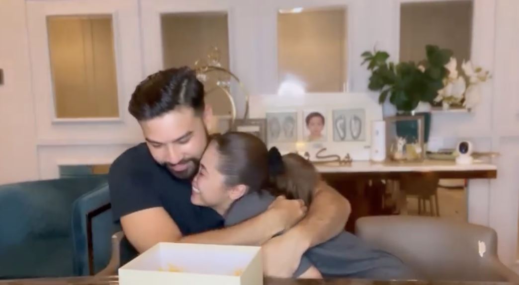 emma maembong buat surprise kini hamil anak kedua [video]