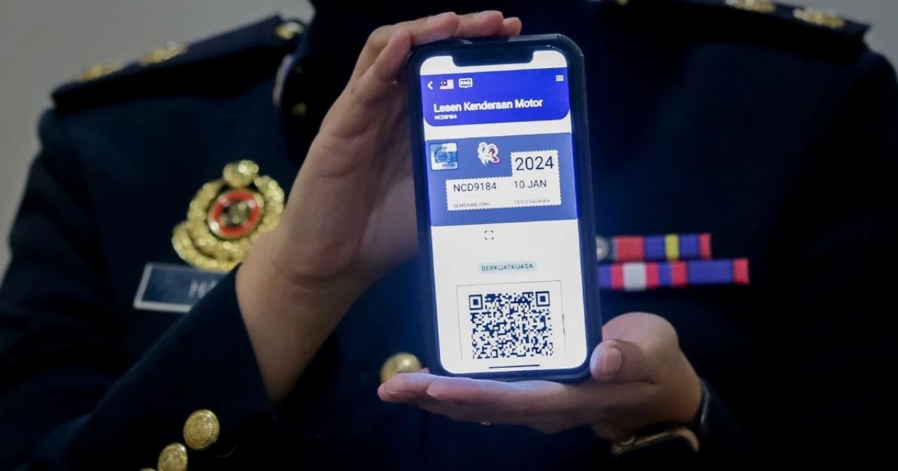 lelaki ini sanggup cari roadblock sebab nak try roadtax digital, “bukan selalu jpj nak puji,”