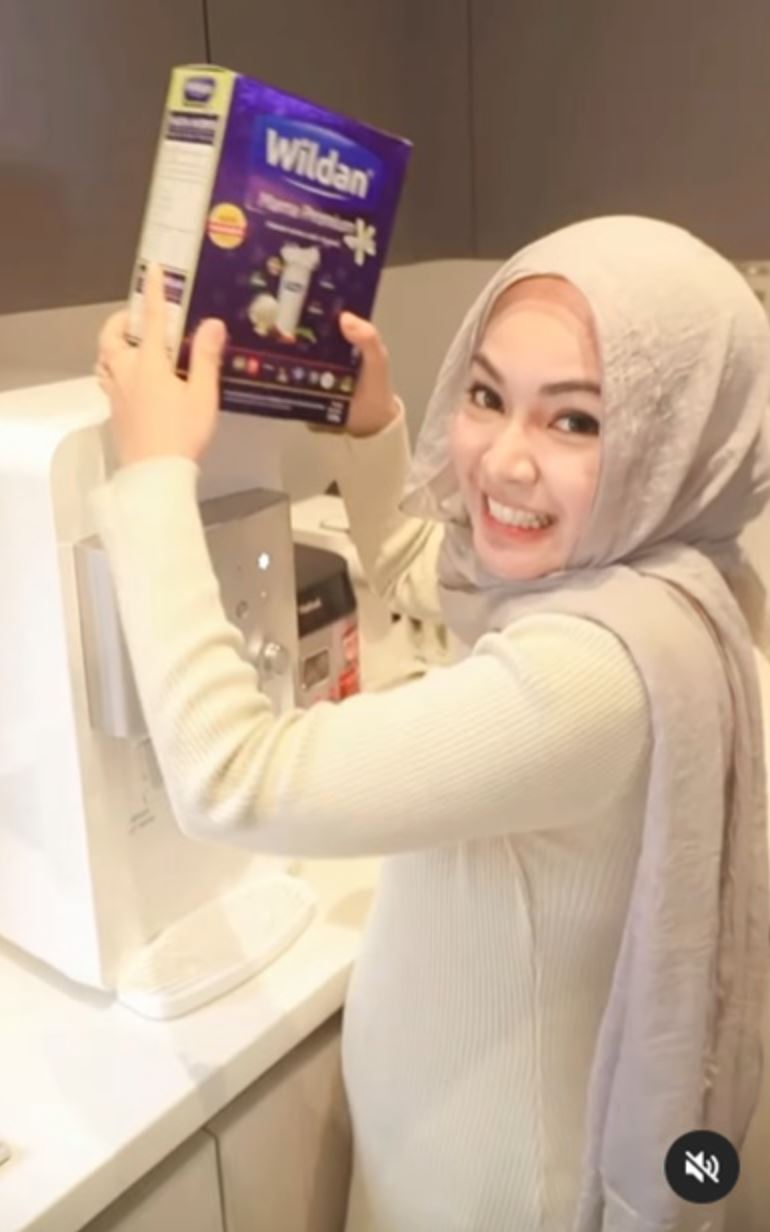 peminat ternampak bentuk perut, nad zainal jawab spekulasi sedang hamil