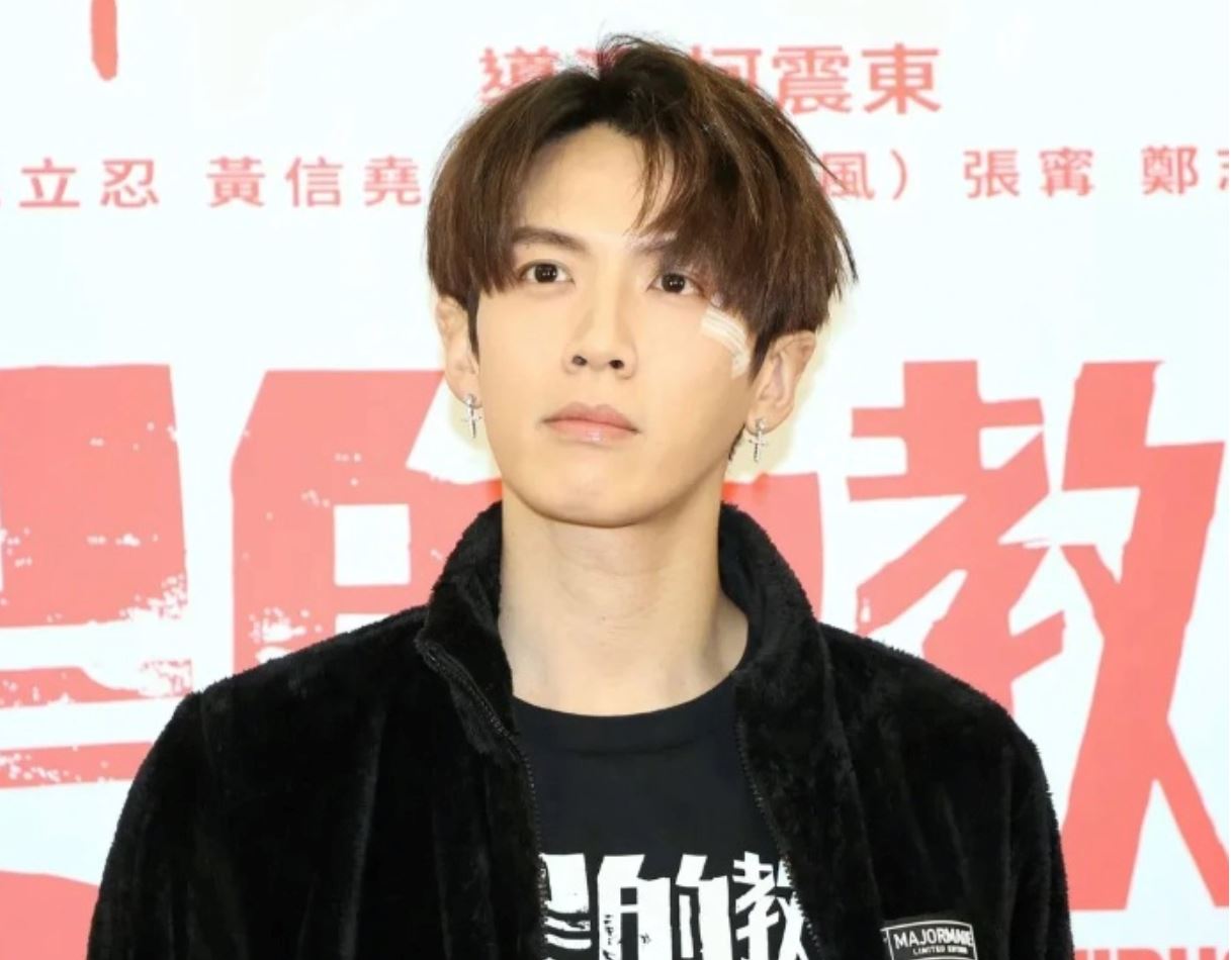 柯震东破相后首露面！坦言：有阴影！