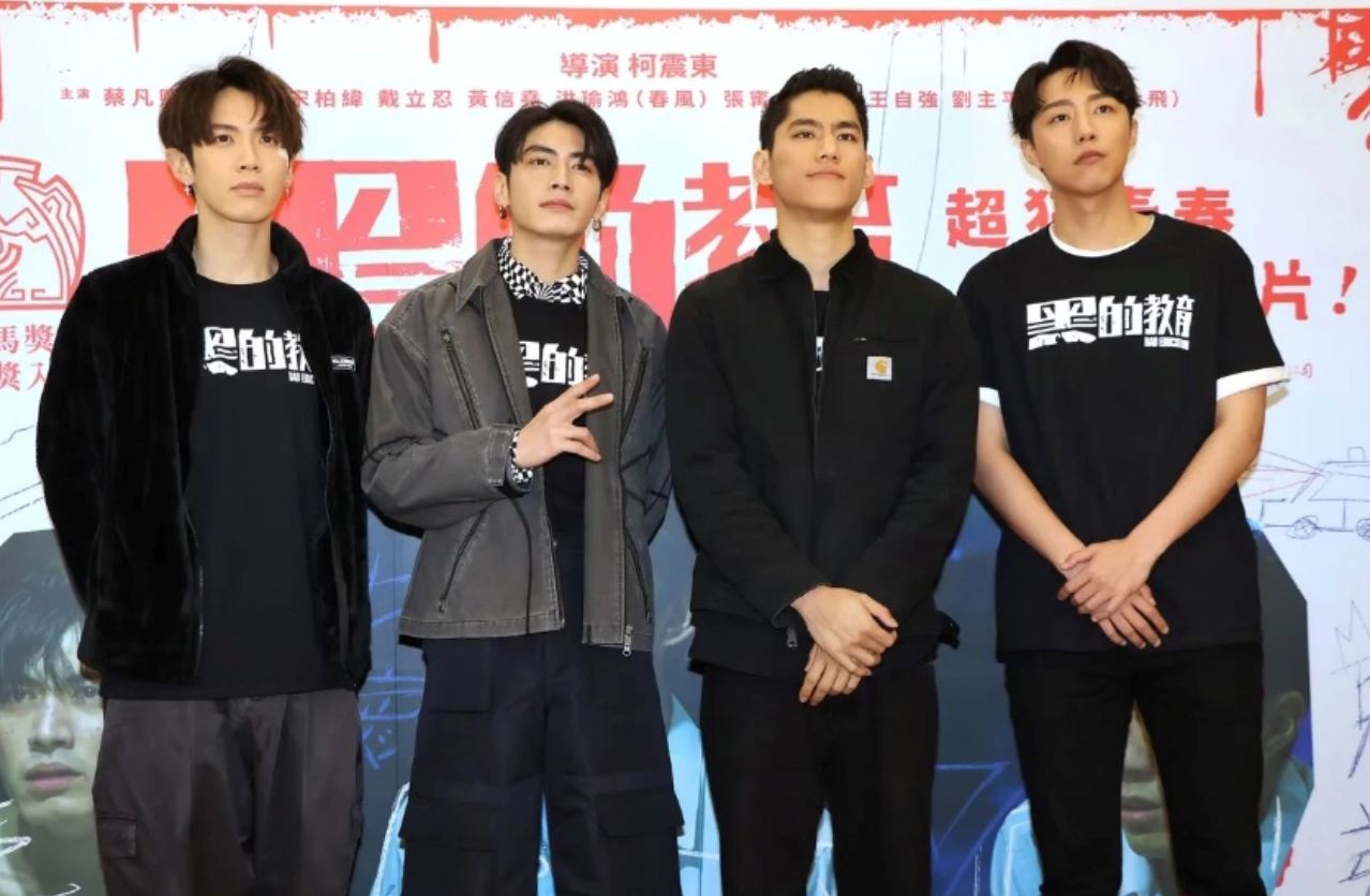 柯震东破相后首露面！坦言：有阴影！