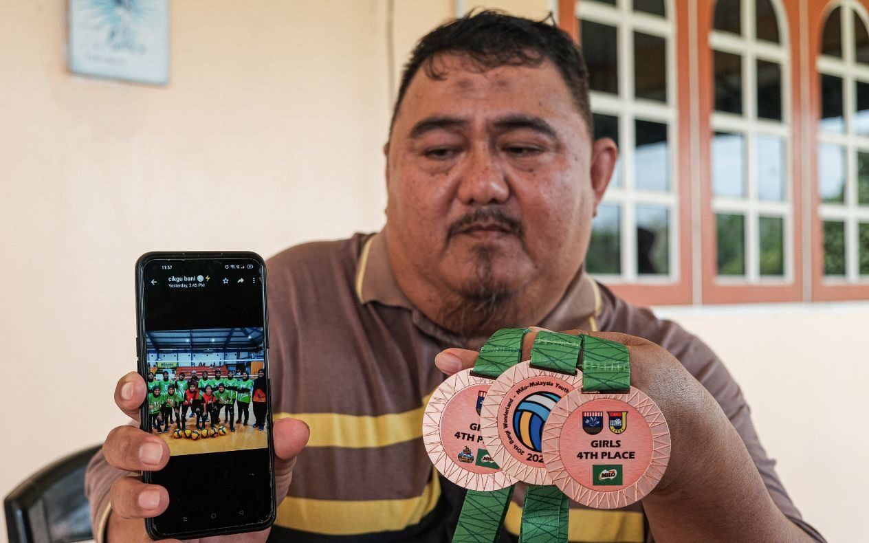 bapa pelajar ditampar luah perasaan, anak minta jurulatih kekal berkhidmat