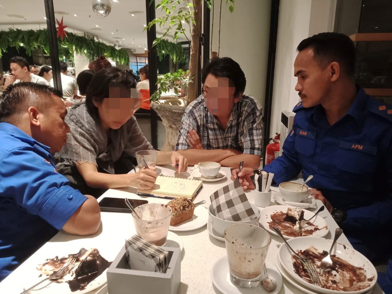 anak terkorban, pasangan terselamat tragedi batang kali bertemu anggota apm yang menyelamatkan mereka 