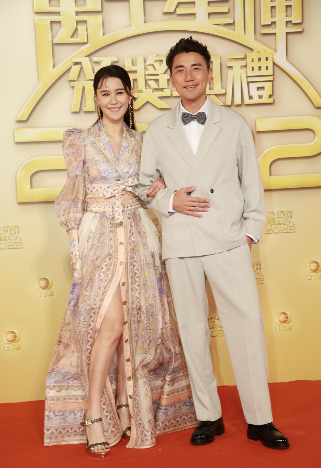 🌟【多图】《万千星辉》盘点女星的用心打扮❗️胡定欣、陈晓华夺最佳衣着🏆