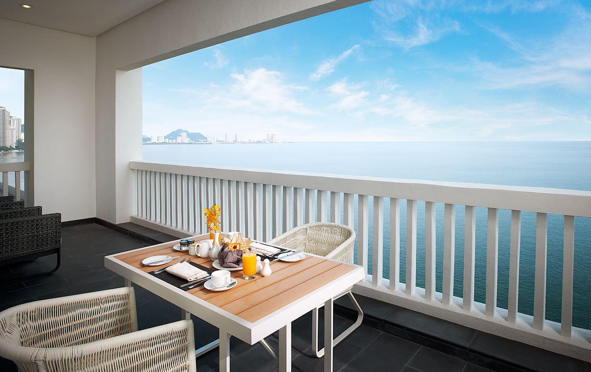 EO Hotel corner suite balcony