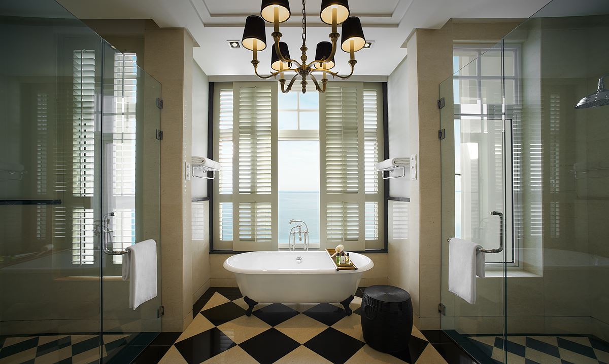 EO Hotel Corner Suite Bathroom
