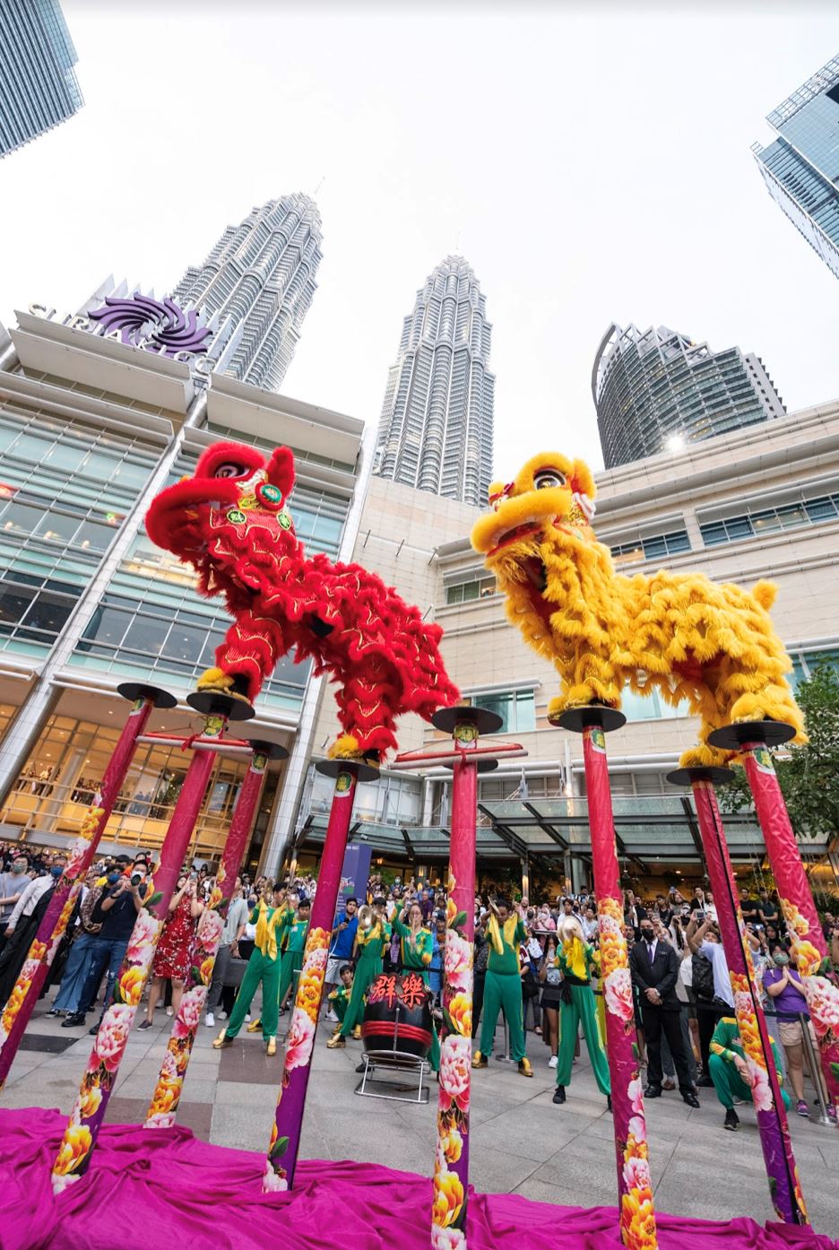 【新春装饰】全马最大金兔雕像就在suria klcc！
