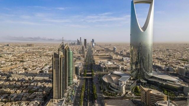 cristiano ronaldo tinggal di suite seumpama raja di kingdom tower
