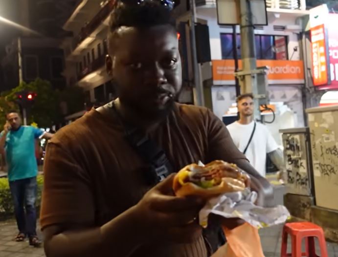 “best ever!” uk youtuber says burger ramly is the best he’s ever had!