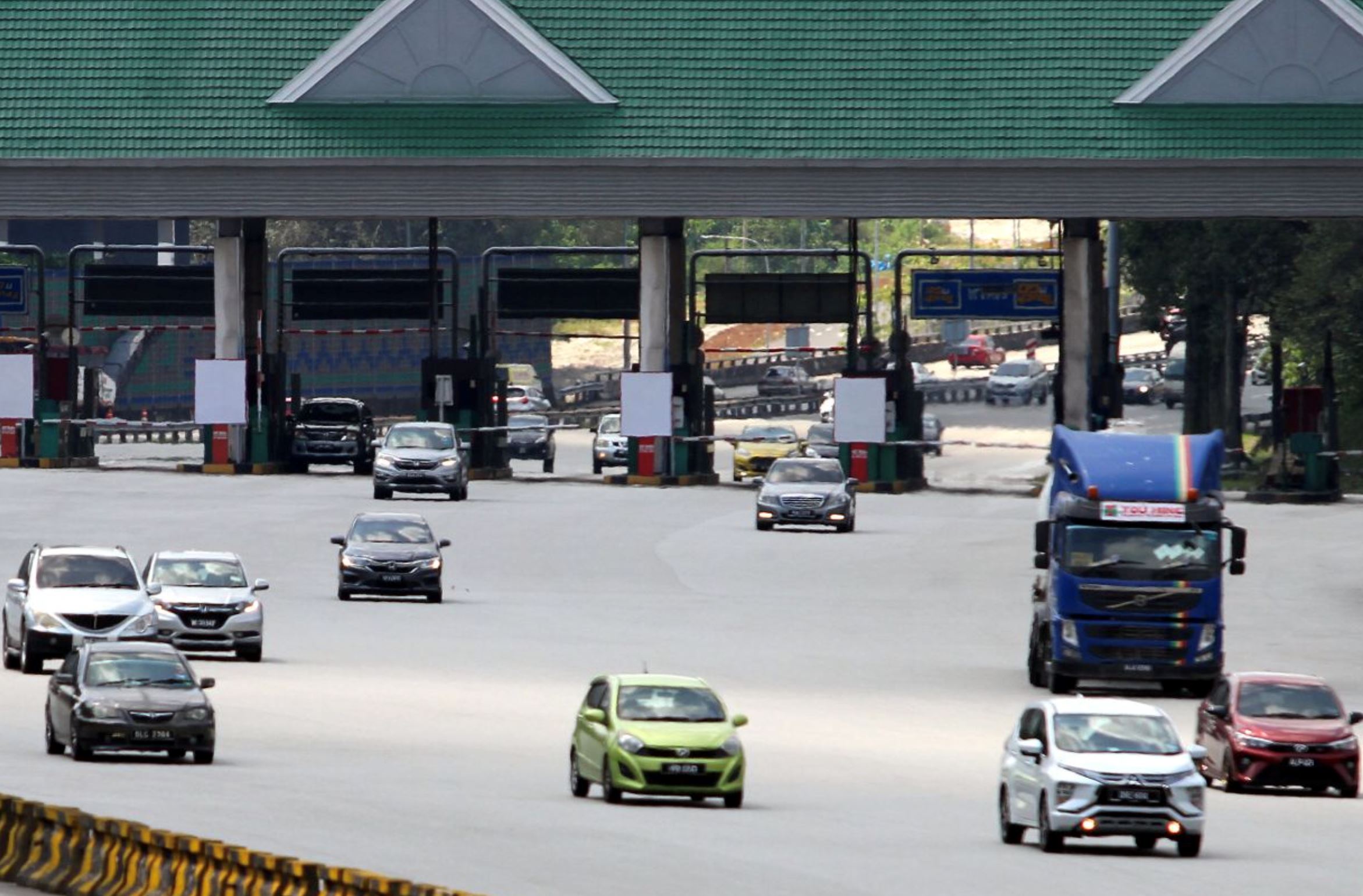 speed limit on federal, state roads reduced by 10 km/h for upcoming cny holidays