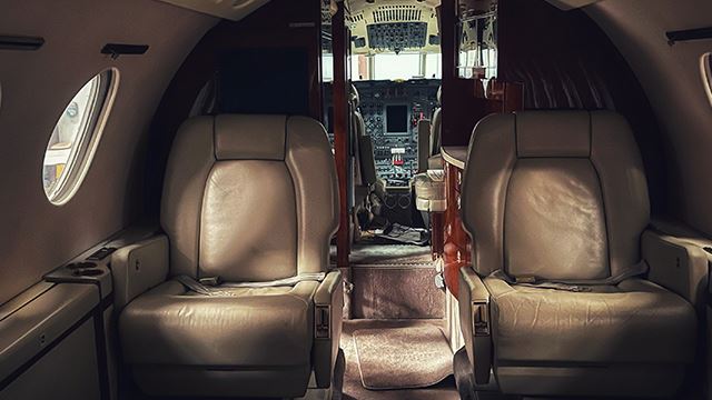 netflix sanggup bayar sehingga suku juta untuk kru kabin jet peribadi