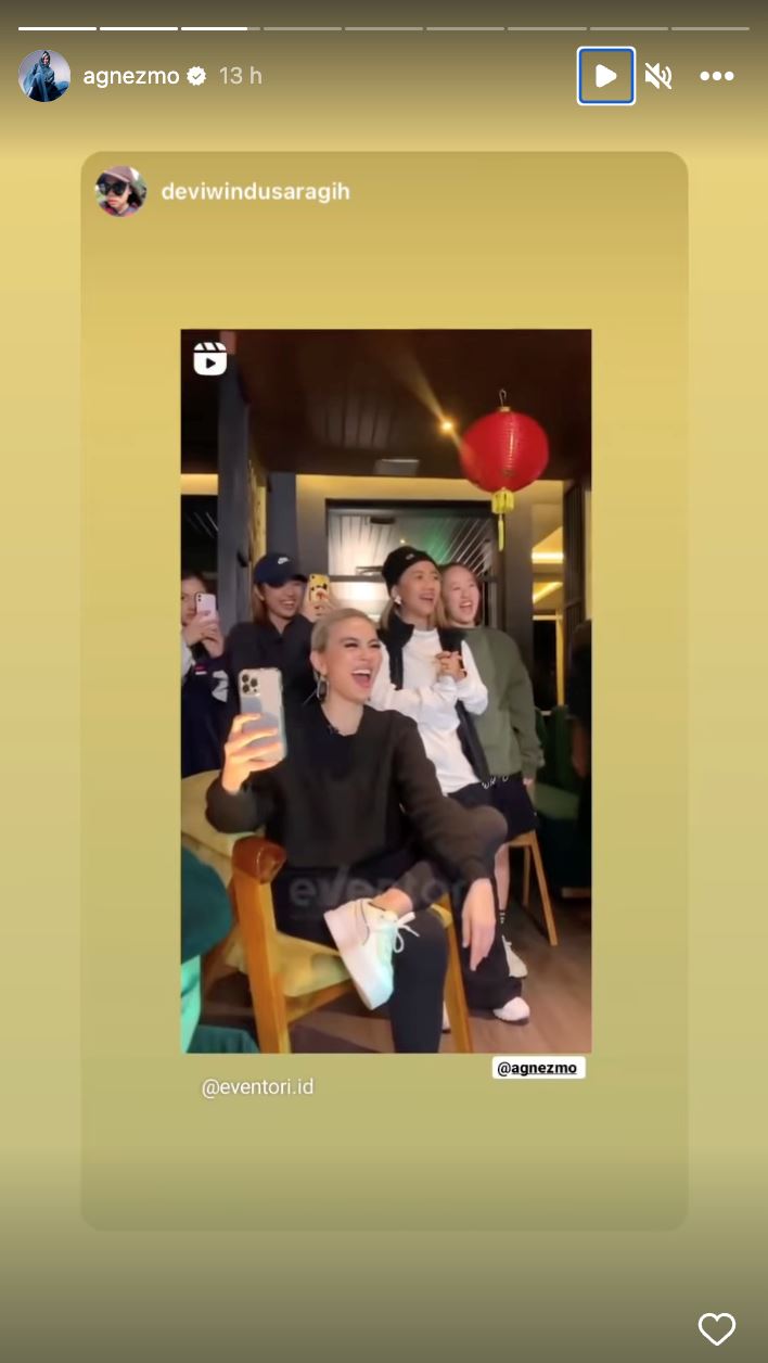 agnes monica terpukau tonton aksi dua pelajar menari masa perhimpunan sekolah