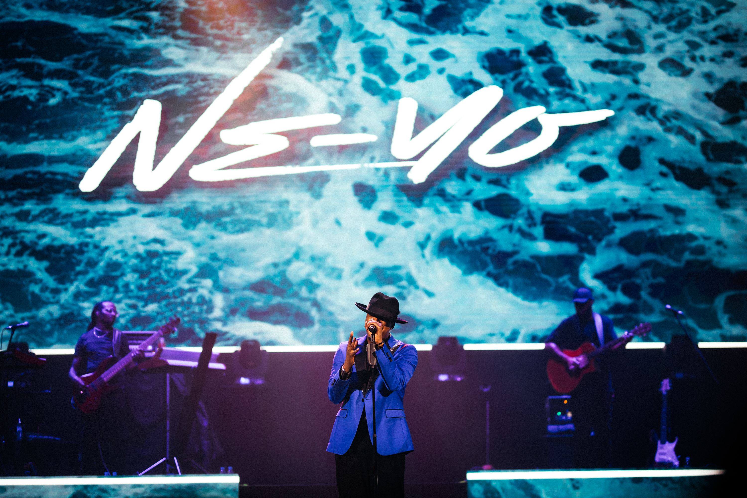 gamit nostalgia, ne-yo terharu ribuan peminat menyanyi bersama