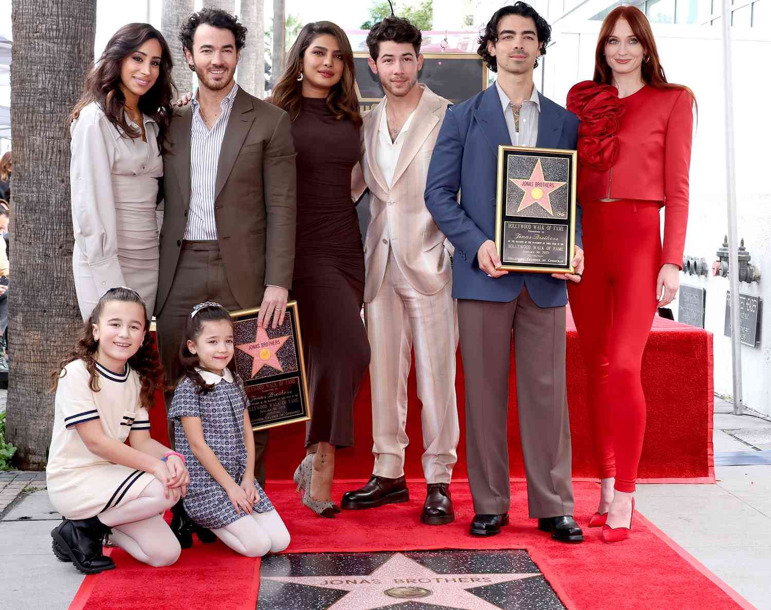 jonas brothers terharu dapat iktiraf, terima bintang hollywood walk of fame