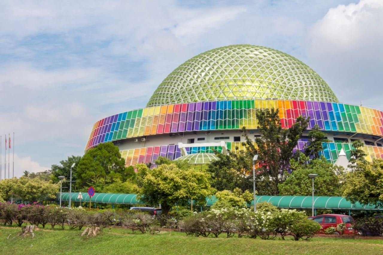 boleh masuk percuma ke pusat sains negara, planetarium negara bagi lawatan rasmi sekolah