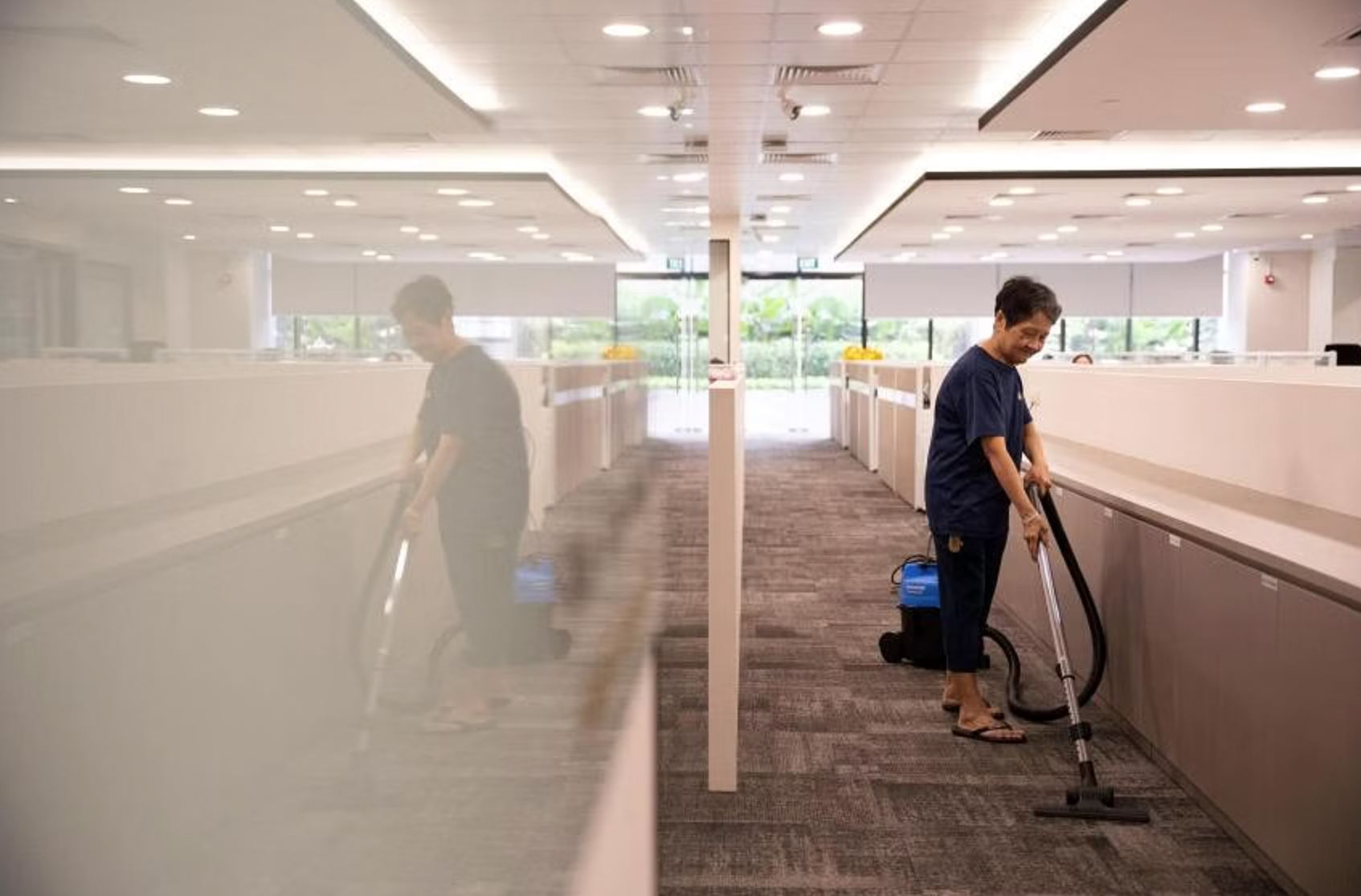cleaner aunty in singapore surprised with luxury watch worth rm34,400 at company’s annual dinner