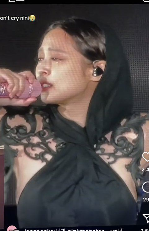 jennie表演途中情绪崩溃！疑扛不住舆论压力！